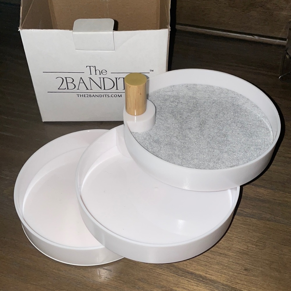 FREE- jewelry holder with purchase